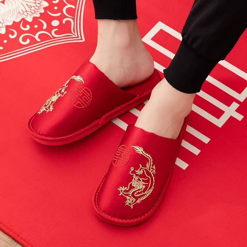 Pantofole da matrimonio rosse  - Men Grooming Home recensione e prezzo