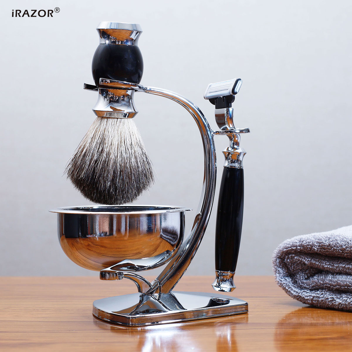 iRAZOR Classic Kit da Barba 4- - Mens Grooming Kit Gift Set recensione e prezzo