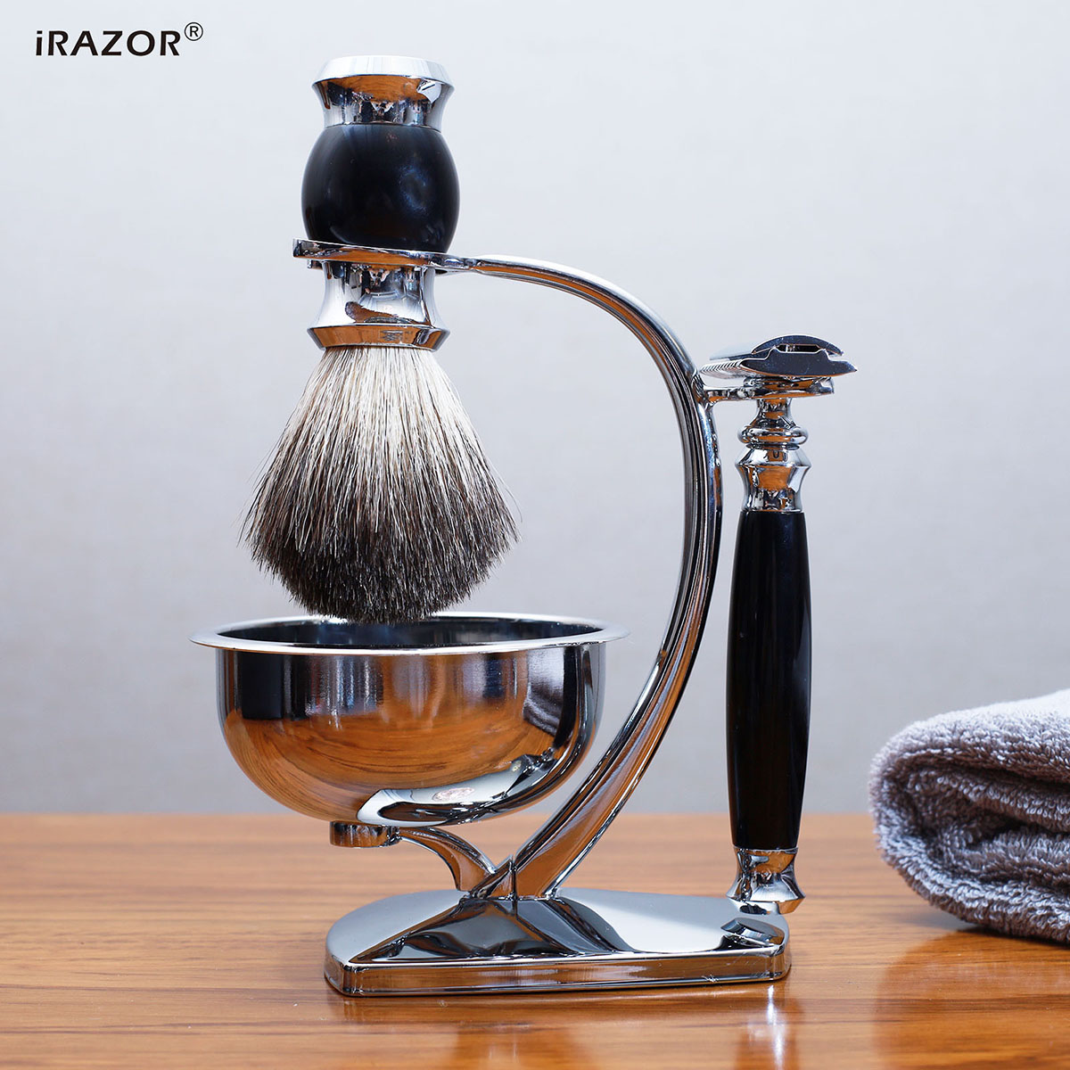 iRAZOR Classic Kit da Barba 4- - Mens Grooming Kit Gift Set recensione e prezzo